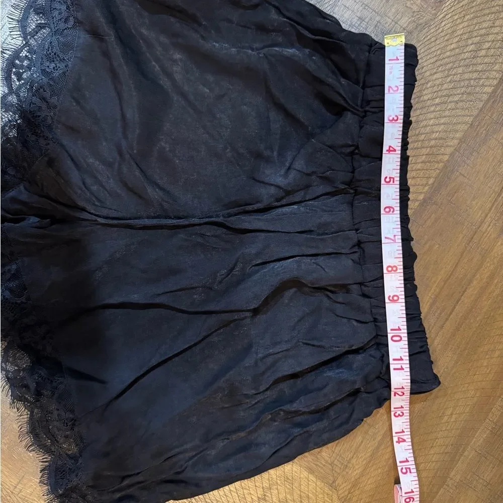 SHEIN Elegant Black Fabric Shorts with Lace Trim - Picture 8 of 10